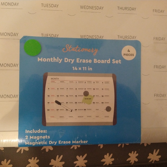 Dry erase calendar - Picture 4 of 4
